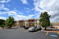 Garner Hotel Brockton - Boston by IHG - parking