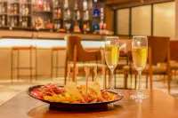 Lemon Tree Premier, Bhubaneswar - Quầy Bar