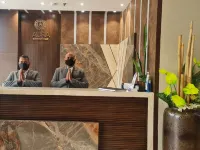 Aura - A Boutique Hotel โรงแรมใกล้แยกอัจเมอร์จังก์ชั่น