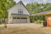 Cozy Covington Studio Rental Near Historic Square!