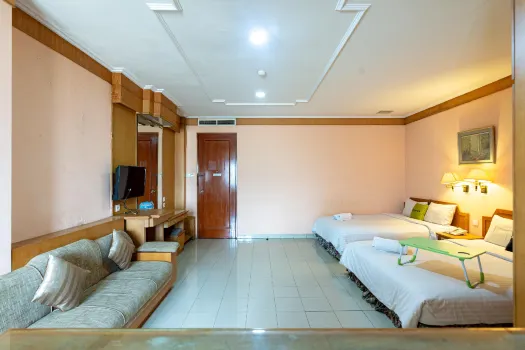 Urbanview Hotel P Residence Asemka Hotels near Santa Maria de Fatima Church