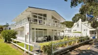 Hananui Lodge and Apartments