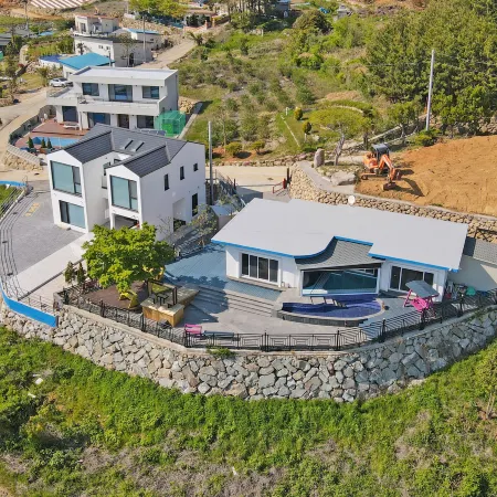 Namhae Bokkongii Seesru Ocean View Poolvilla