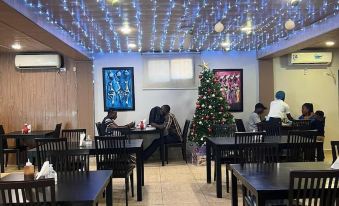 Diana Hotel - Housity