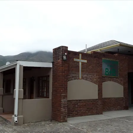 Aan Die Oewer Guest House