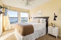 Dawson by AvantStay Serene Austin Home Set Amongst Nature w Pool Hot Tub Close to Lake Travis