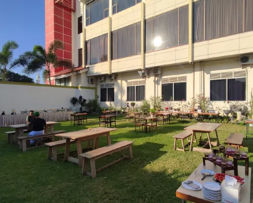 Hotel Intan Cirebon تناول الطعام Photos