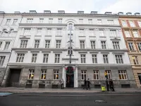 City Hotel Nebo Hotels near HAY House