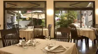 狄亞諾馬里納Mhotelsgroup飯店 - 游泳池