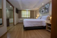 Hotel Golden Park Curitiba by Nacional Inn Hotels near Dolce  Gabbana