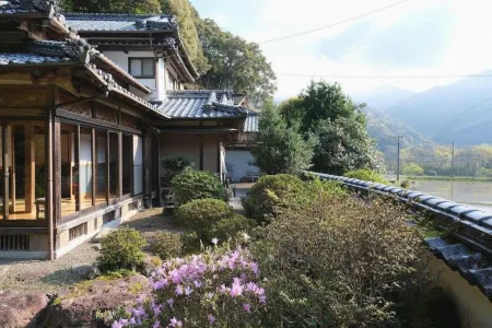 Shimanto Riverside Hideaway Отели рядом с достопримечательностью «Shimantogawayacho Natural Park»