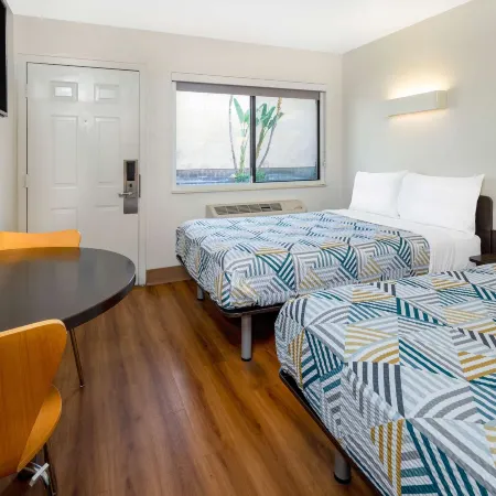 Motel 6 Santa Barbara, CA - State Street