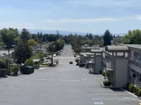 Budget Inn of Hayward - parking