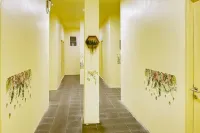 RedDoorz Near Soekarno Hatta Airport 3 Hotels in Kosambi