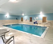 Holiday Inn Express & Suites ELYRIA by IHG - Pools