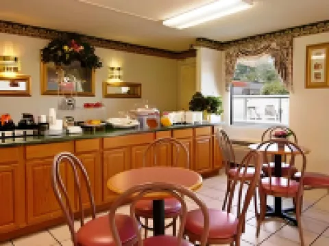 Baymont by Wyndham Troy Hotels in Troy