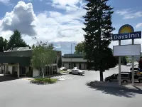 Days Inn by Wyndham Klamath Falls - Parkplatz
