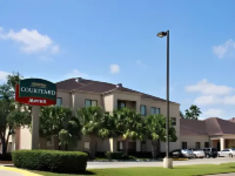 コートヤード バイ マリオット ハーリンジェン ハーリンゲンのホテル