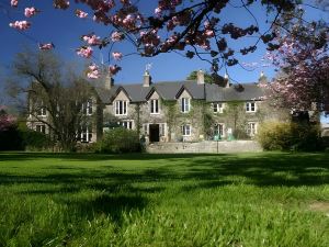 Parc-Le-Breos House