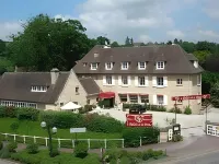 Logis Hôtel le Relais de la Poste Rest. le Fil du Temps Hôtels à : Clécy