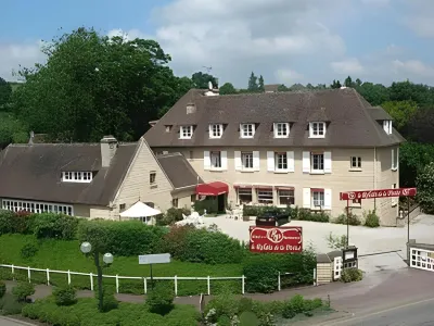 Logis Hotel le Relais de La Poste Restaurant le Fil du Temps Отели рядом с достопримечательностью «Le Normandy»