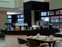 Master Curitiba Hotel - 1,6 km do Estádio Couto Pereira - Show - Breakfast