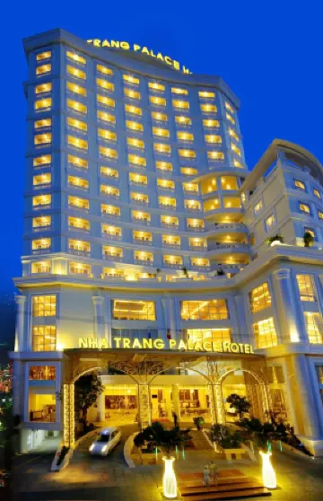 Nha Trang Palace Hotel Отели рядом с достопримечательностью «Чамские Башни Понагар»