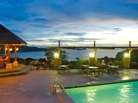 Villas Sol Beach Resort - Pemandangan Pantai