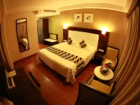 Cochin Seaport Hotel Hotels near بولغاتي