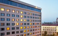 أزيموت هوتل فورونيز Hotels near Parnas Entertainment Complex