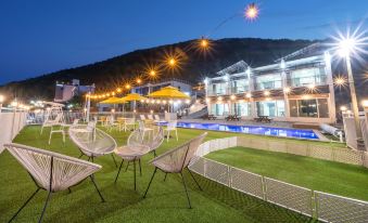 Yeosu Sand Grain Pet Friendly Heated Pool Pension