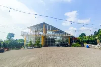 Glamping Pengilon Edupark Mitra RedDoorz Hotel dekat Swalayan Mahkota Kranggan