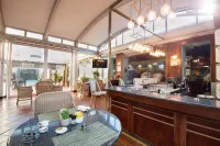 The Portswood Hotel - bar