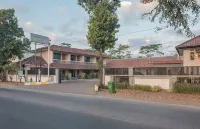 Hotel Pondok Dewi Hotel dekat Pasar Pujasera Subang