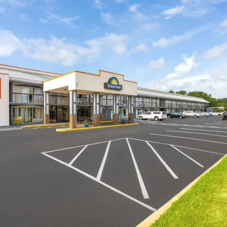 Days Inn by Wyndham Wildwood I-75