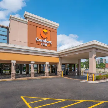 Comfort Inn Downtown Отели рядом с достопримечательностью «Стадион "Нью-Центр-арена"»