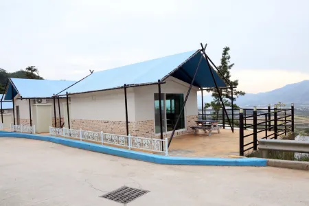 Gurye Jirisan Hosu Resort Pension Отели рядом с достопримечательностью «Gurye Sansuyu Village»