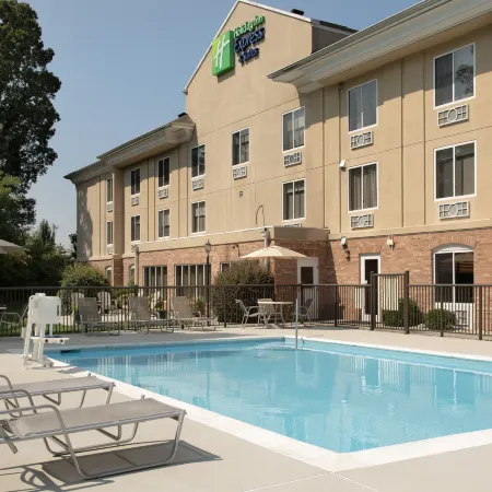 Holiday Inn Express & Suites HIGH POINT SOUTH by IHG