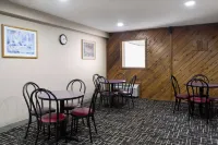 厄斯維爾速8酒店 - 早餐