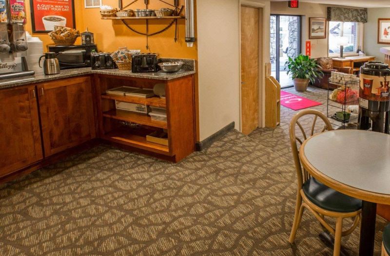 Econo Lodge Cherokee Near River Park photo 4