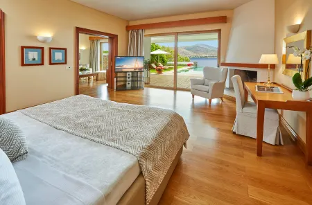 Grand Resort Lagonissi