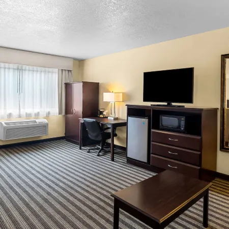 Quality Inn & Suites Vancouver - Hazel Dell