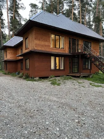 Alatyir Recreation Center Отели рядом с достопримечательностью «Дом Перевертыш»