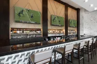 Sandman Signature Toronto Airport Hotel