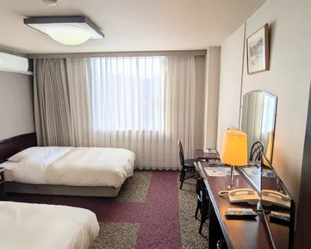 三次皇冠山酒店 三次市酒店