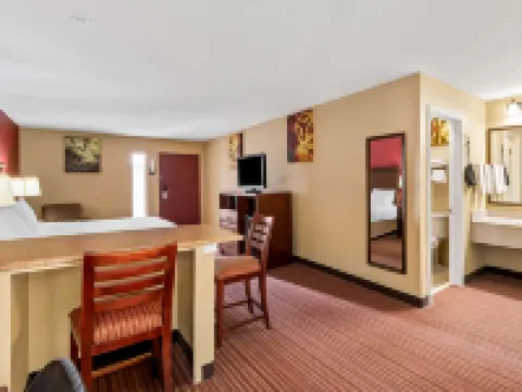 ชัวร์สเตย์พลัส บายเบสท์เวสเทิร์น ซานอันโตนิโอ เฟียสตาอินน์ โรงแรมในซานอันโตนิโอ