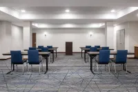Holiday Inn Express & Suites Alexandria - Fort Belvoir Hotels in Belle Haven