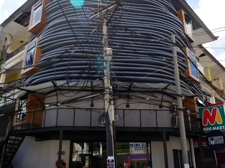 バラ カプセル ホステル バリ