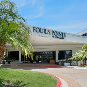 Four Points by Sheraton San Diego Отели рядом с достопримечательностью «Стадион SDCCU»