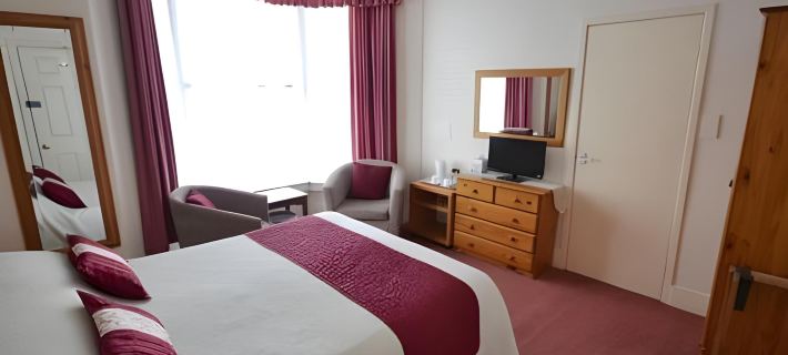 Lindholme Guest House Hotels in Tenby